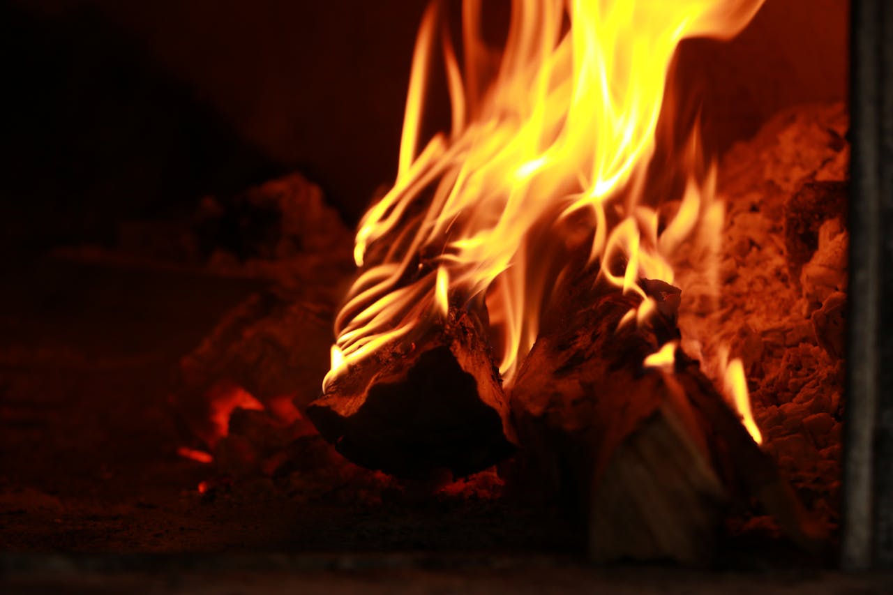 Slim stoken met de juiste brandstof voor je haard